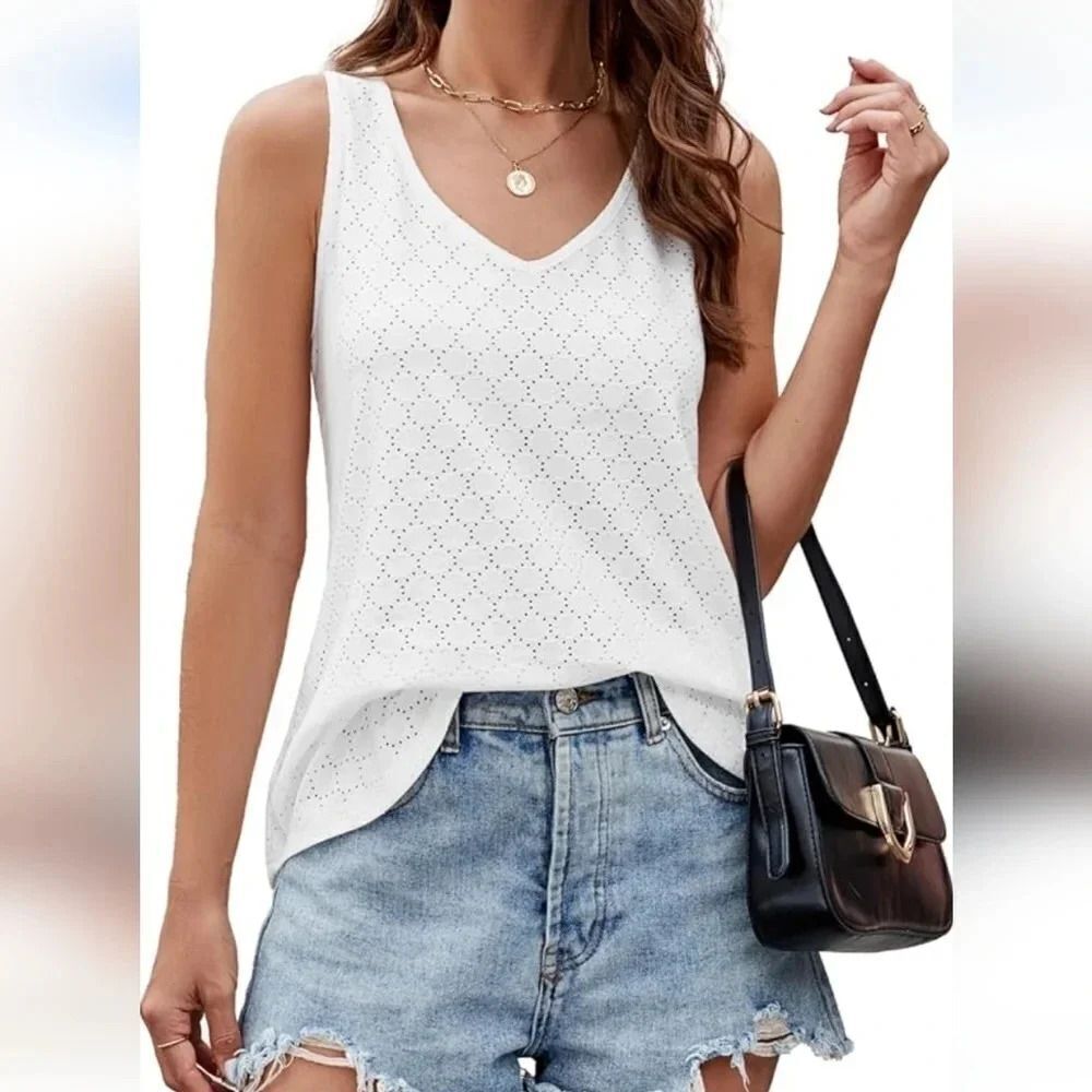 Women's Eyelet Lace Sleeveless Tank Top Blouse Flowy Cottagecore Size Lg NWT